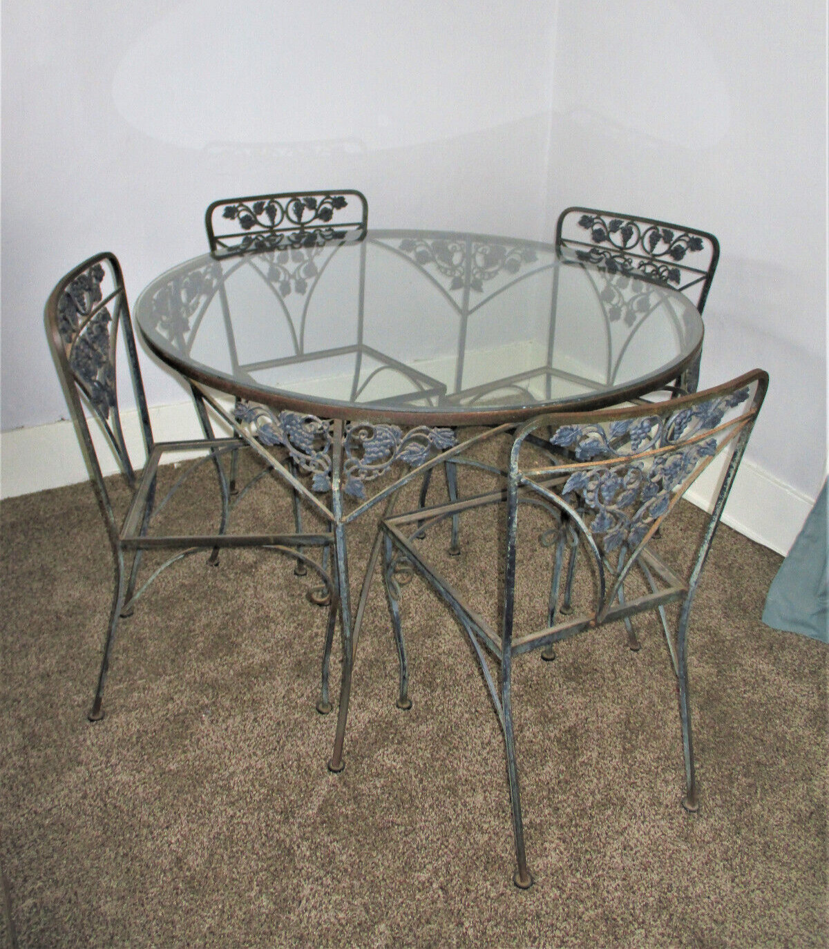 VTG Mid Century RUSSELL WOODARD Very Ornate Wrought Iron Grape Design Patio Set