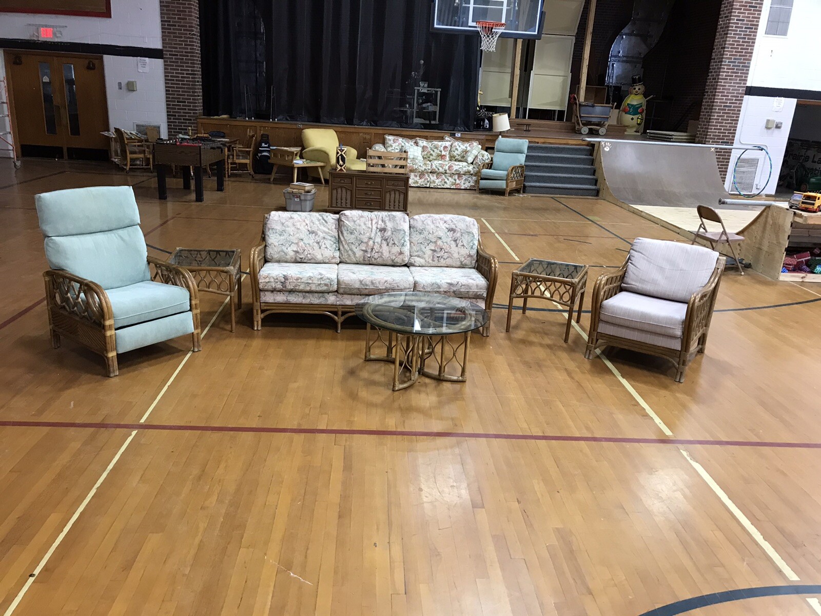 VINTAGE 6 PIECE BAMBOO WICKER SET COUCH 2 SIDE TABLES 1 COFFEE TABLE 2 CHAIRS