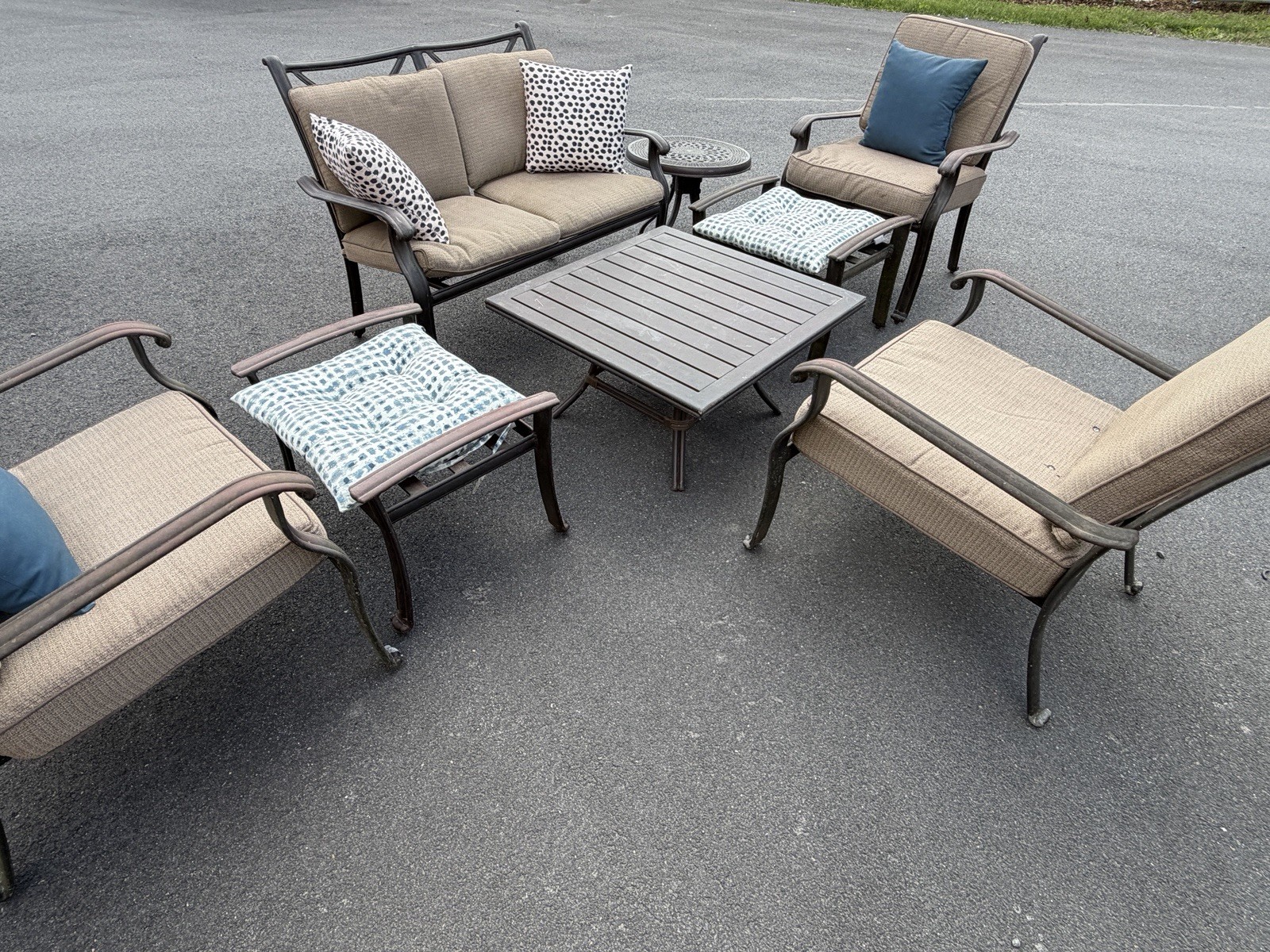 Outdoor Conversation Set 8 Pieces *
