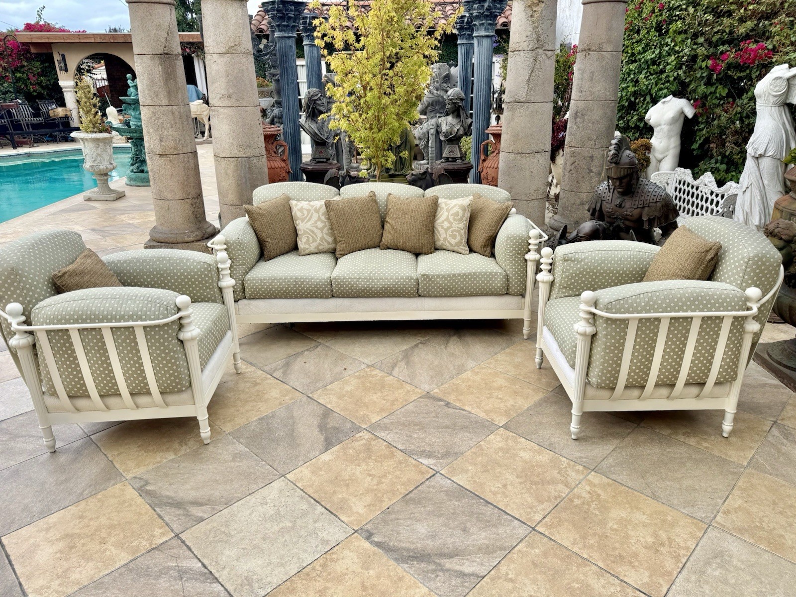 Vintage Neoclassical Style High-End Wrought Iron Furniture Set & Plush Cushions
