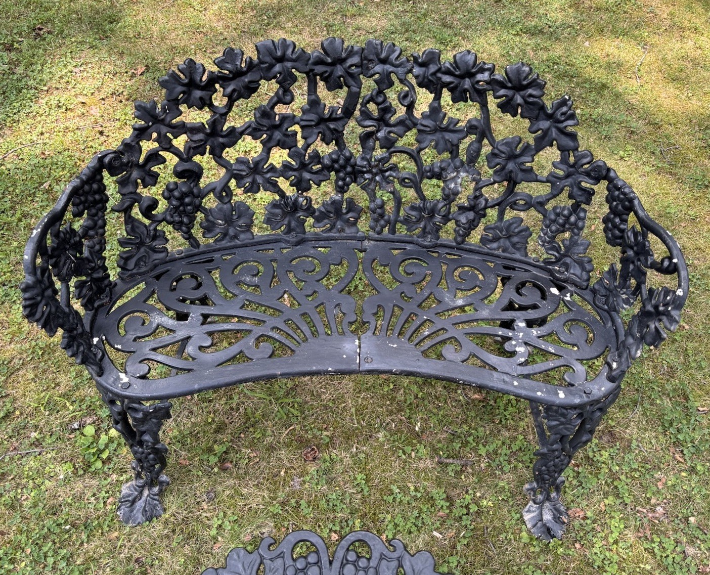 Old Vintage Victorian Style Cast Iron Grape & Leaf Vine Garden Patio 4PC Set