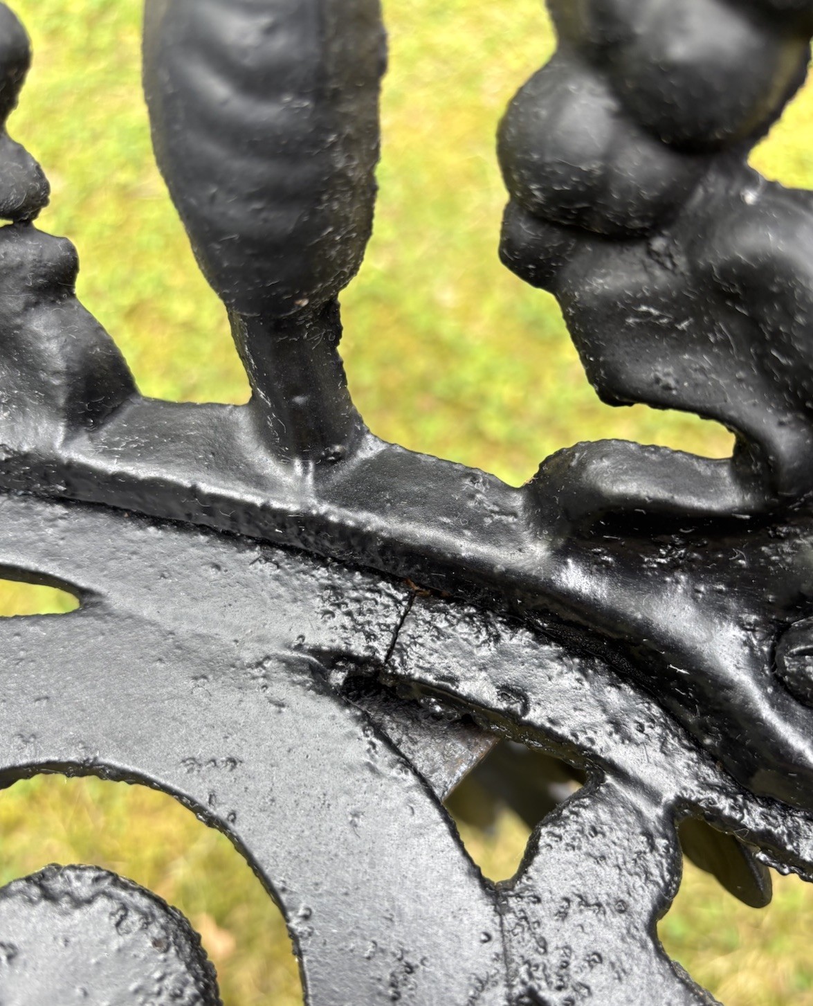 Old Vintage Victorian Style Cast Iron Grape & Leaf Vine Garden Patio 4PC Set