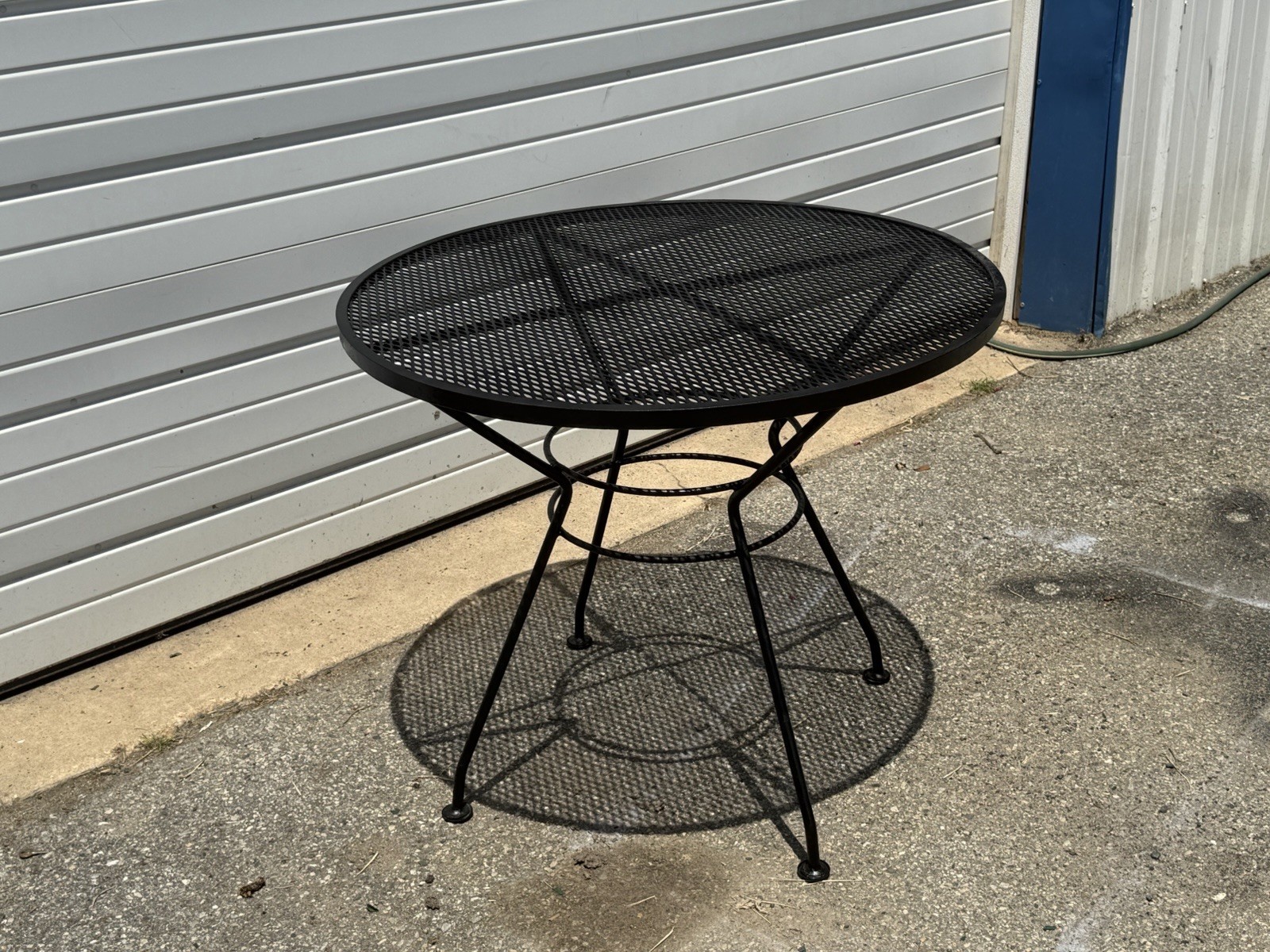 Vintage Salterini Style Wrought Iron Mesh Patio Table – 36” Round