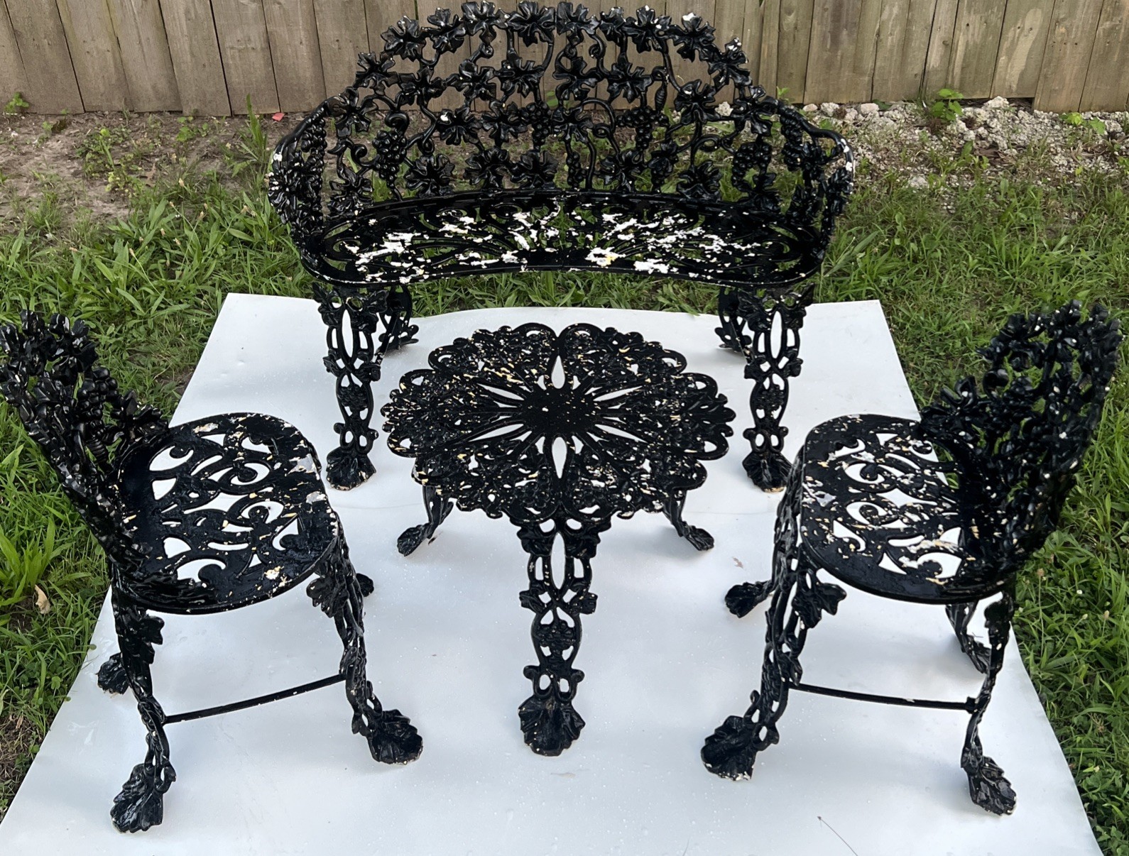 Vintage wrought iron patio furniture set. BEAUTIFUL 