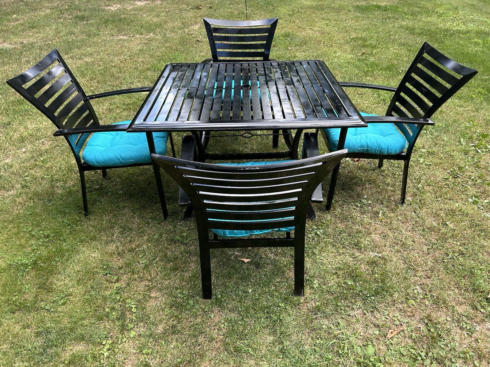 Beautiful Aluminum Patio Set Table & 4 Chairs