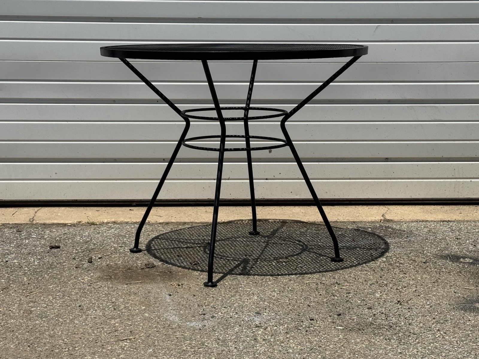 Vintage Salterini Style Wrought Iron Mesh Patio Table – 36” Round